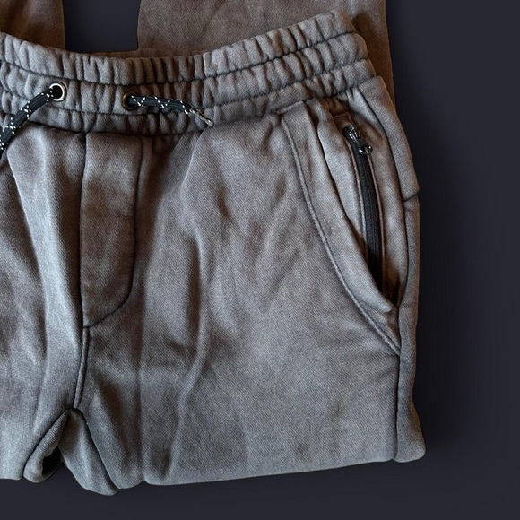 Gap Fit Teen Boy’s Active Sweatpants Size L (10/11) Gray - Excellent Condition - Picture 2 of 7